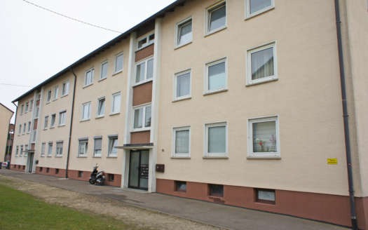 GROßZÜGIGE 4,5 Zimmer Wohnung mit 2 Balkonen und 2 Stellplätzen mitten in Senden