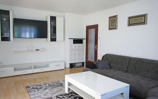 4 Zimmer Wohnung mit Balkon und Carport mitten in Vöhringen