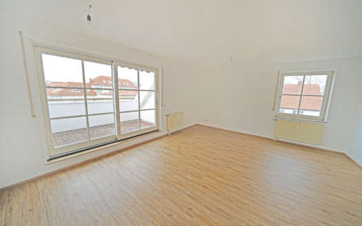 HERRLICHE 2,5 Zimmer Wohnung mit Terrasse in Wullenstetten