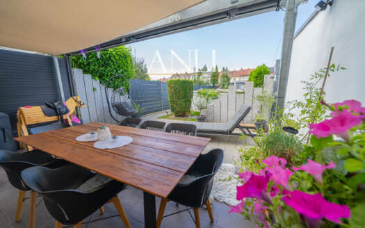 Provisionsfrei – Modernisiertes Haus mit großem Garten und Doppelgarage