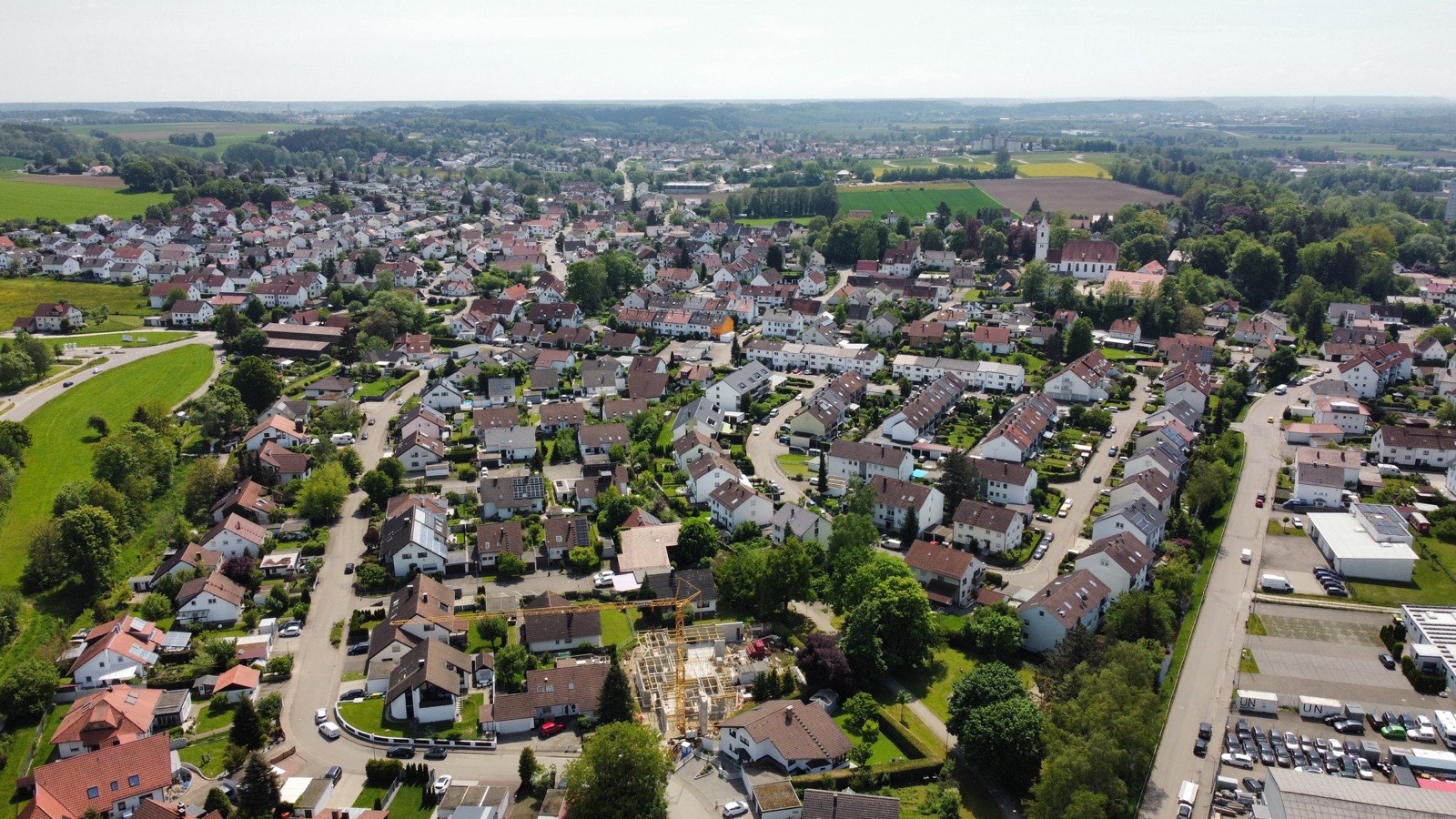 Wohngebiet in Senden von oben mit Einfamilienhäusern, Gärten und Feldern am Ortsrand